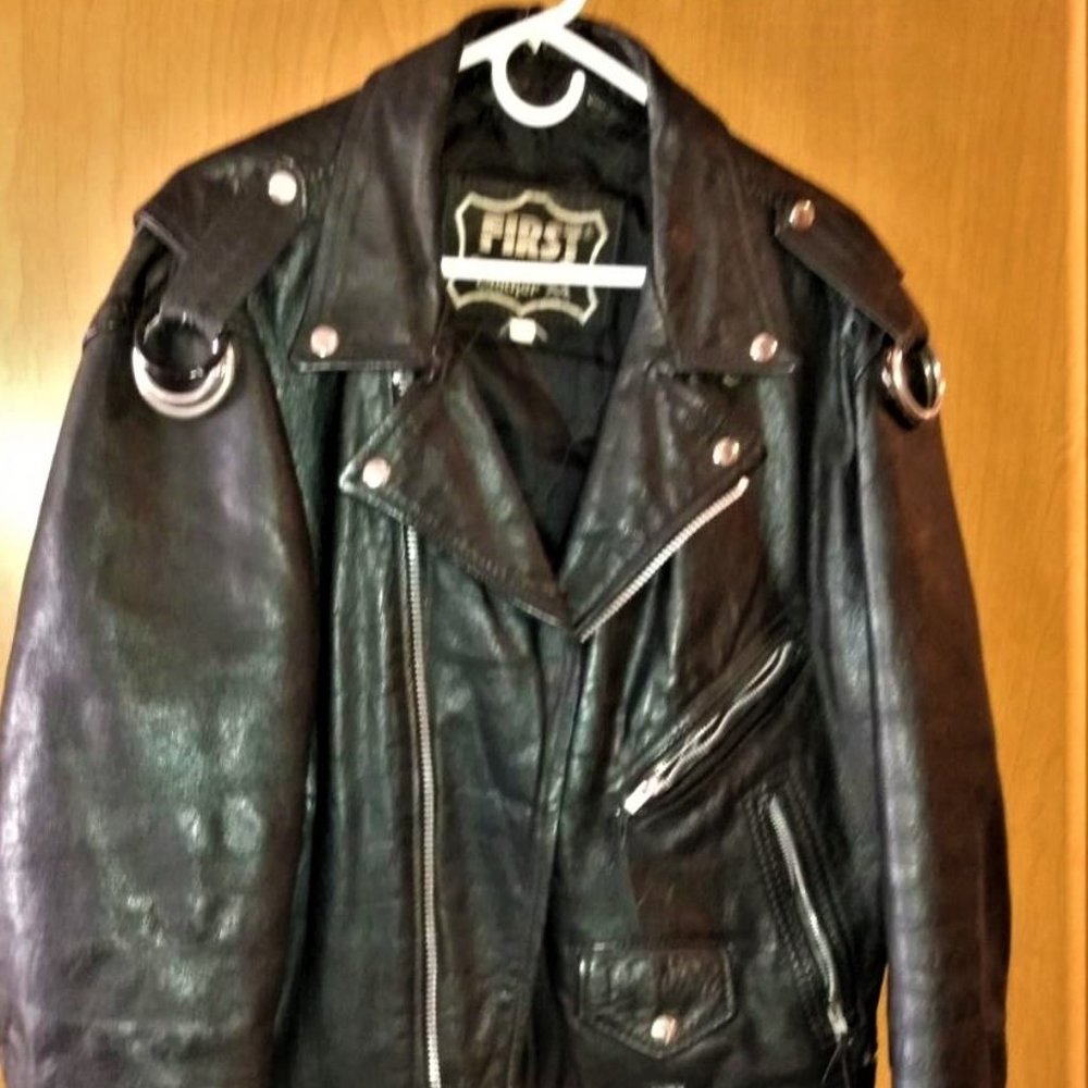 First Mfg. Co Men's Classic Leather Jacket * Zippered sleeves cuffs * M